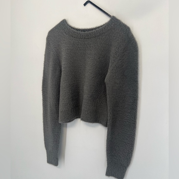 Urban Outfitters Faux Fur Fuzzy Eyelash Soft Cropped Sweater - Picture 3 of 7